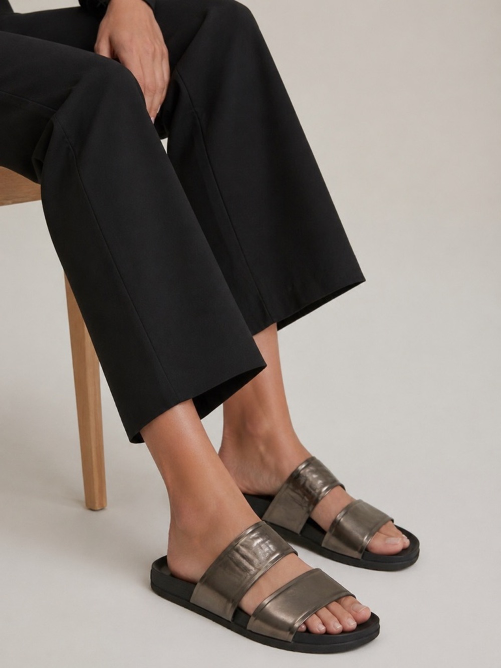 Vince Orion Metallic Leather slide sandals in silver pewter, size 8